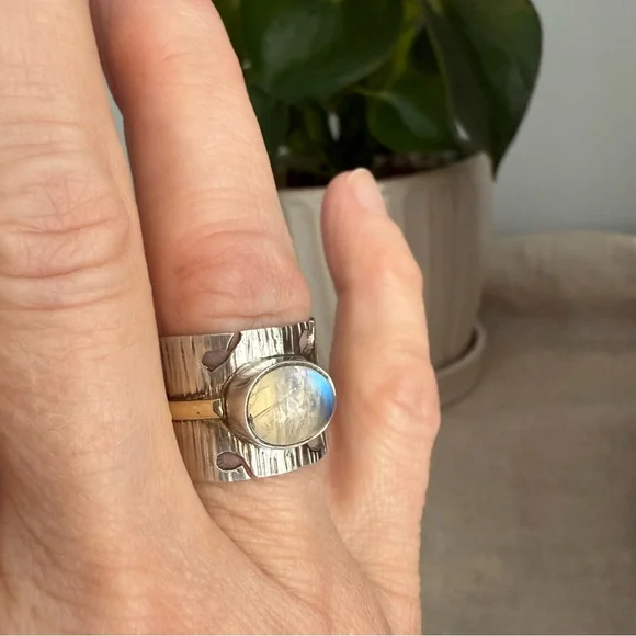 Sundance Silver and Moonstone Ring. 7US - Picture 5 of 11
